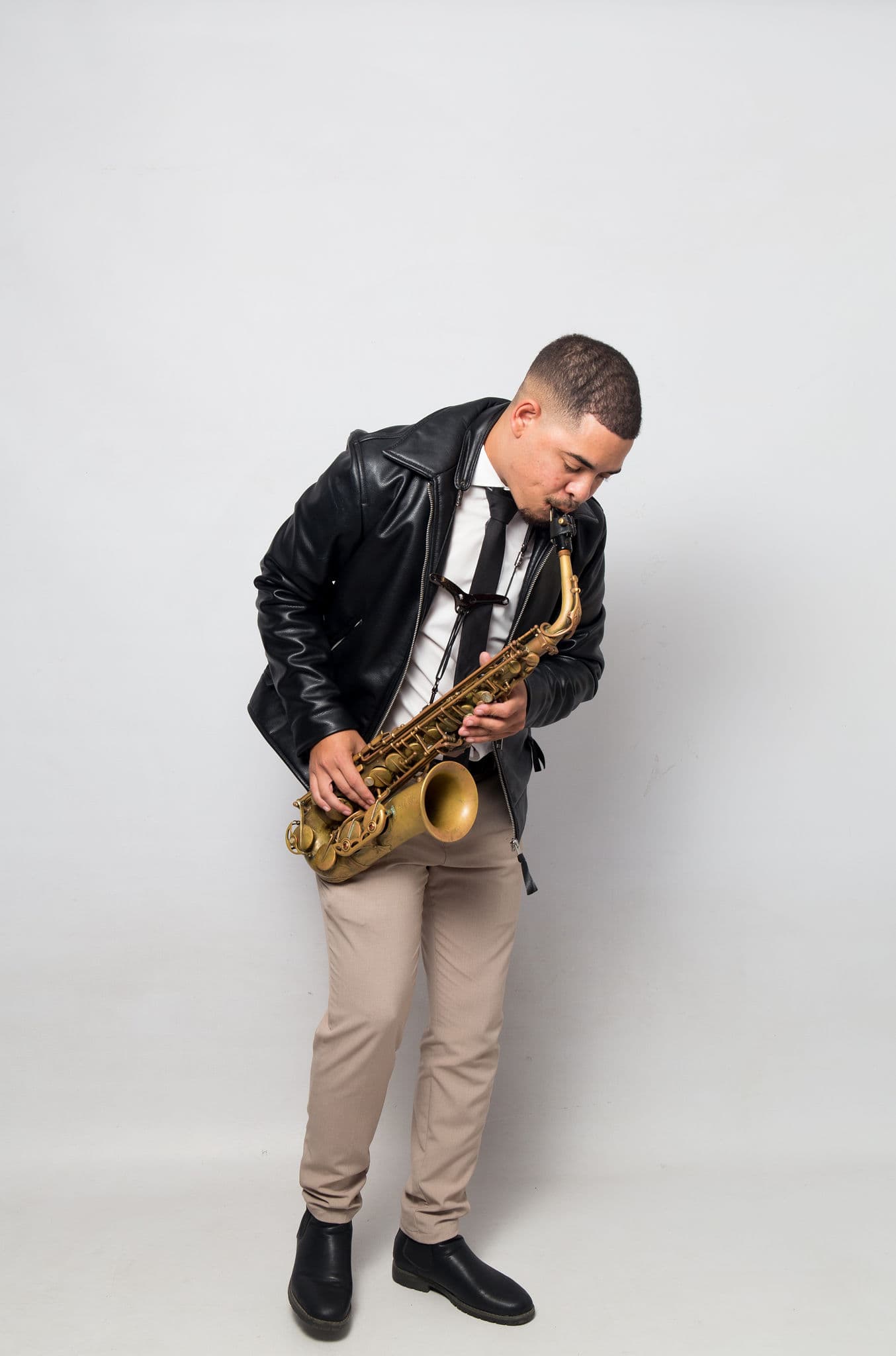 Ryan Hendricks performing